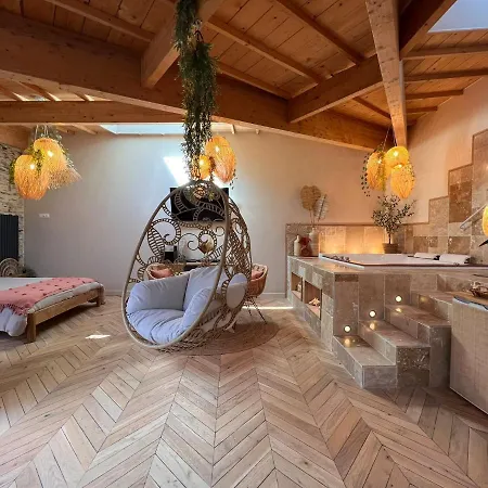 Bali Les Petits Plaisirs Bed and breakfast Angers